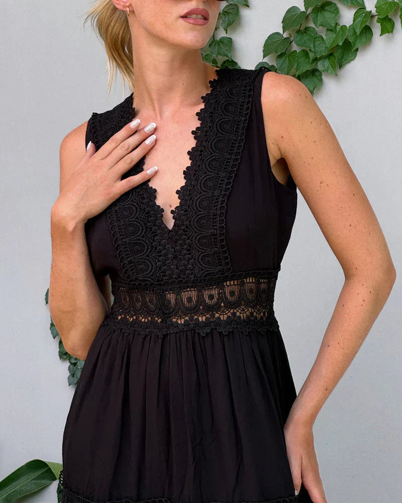 Raffinata | Abito in Pizzo con Scollo a V