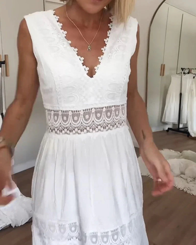 Raffinata | Abito in Pizzo con Scollo a V