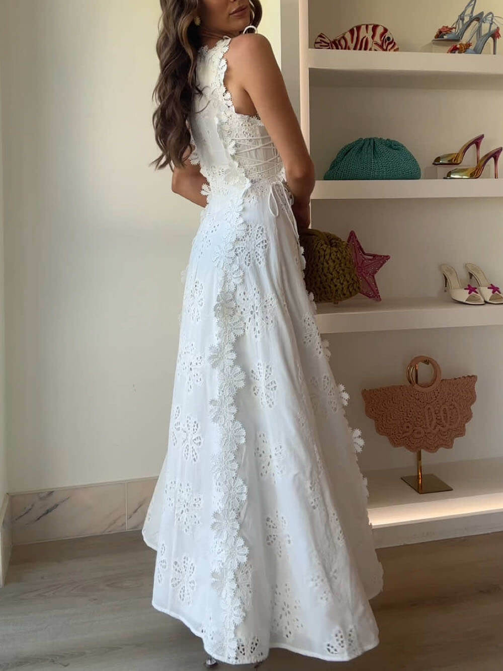 Allegra – Abito Elegante Intagliato